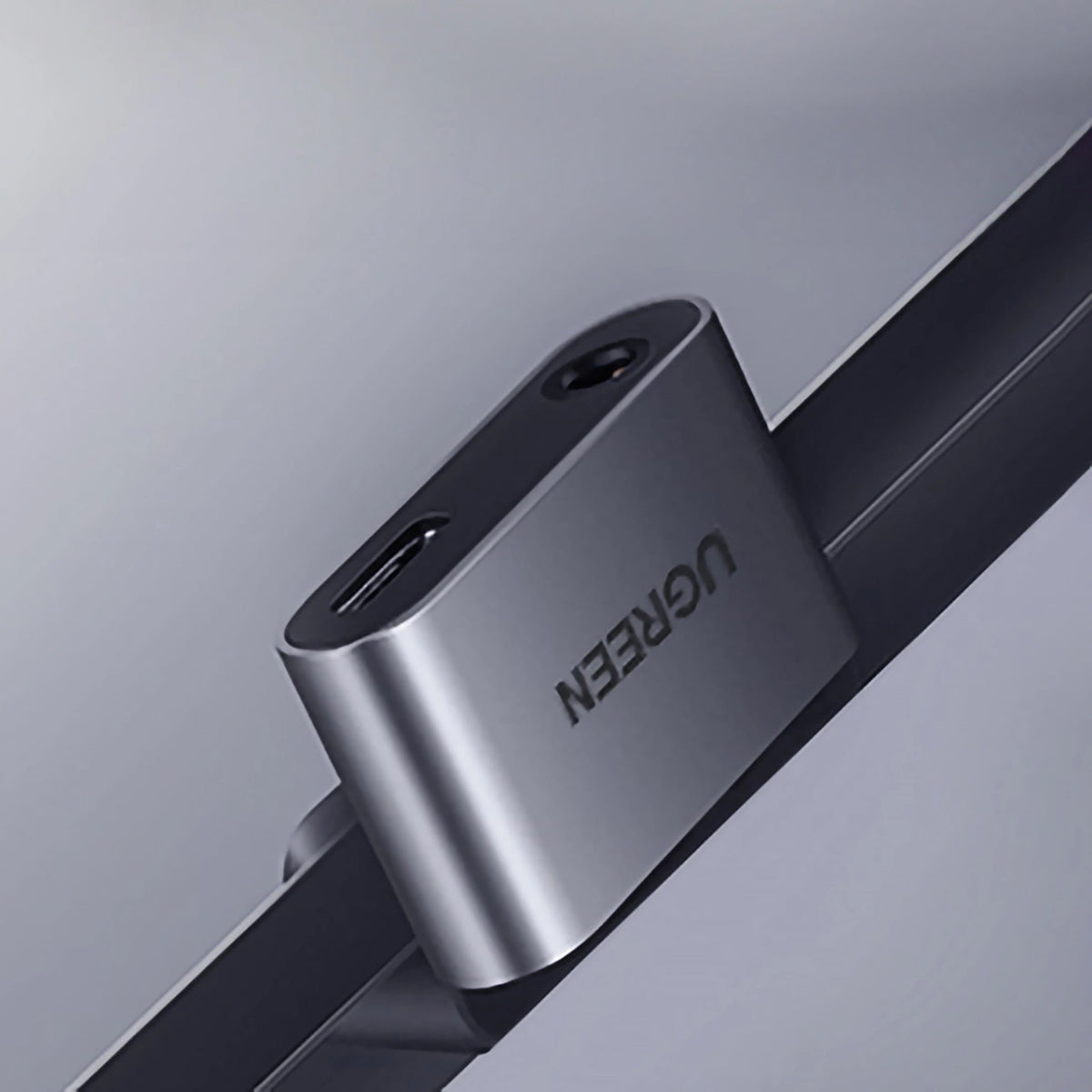 Audio adaptér USB-C - 3.5mm / USB-C UGREEN CM193, Sivý