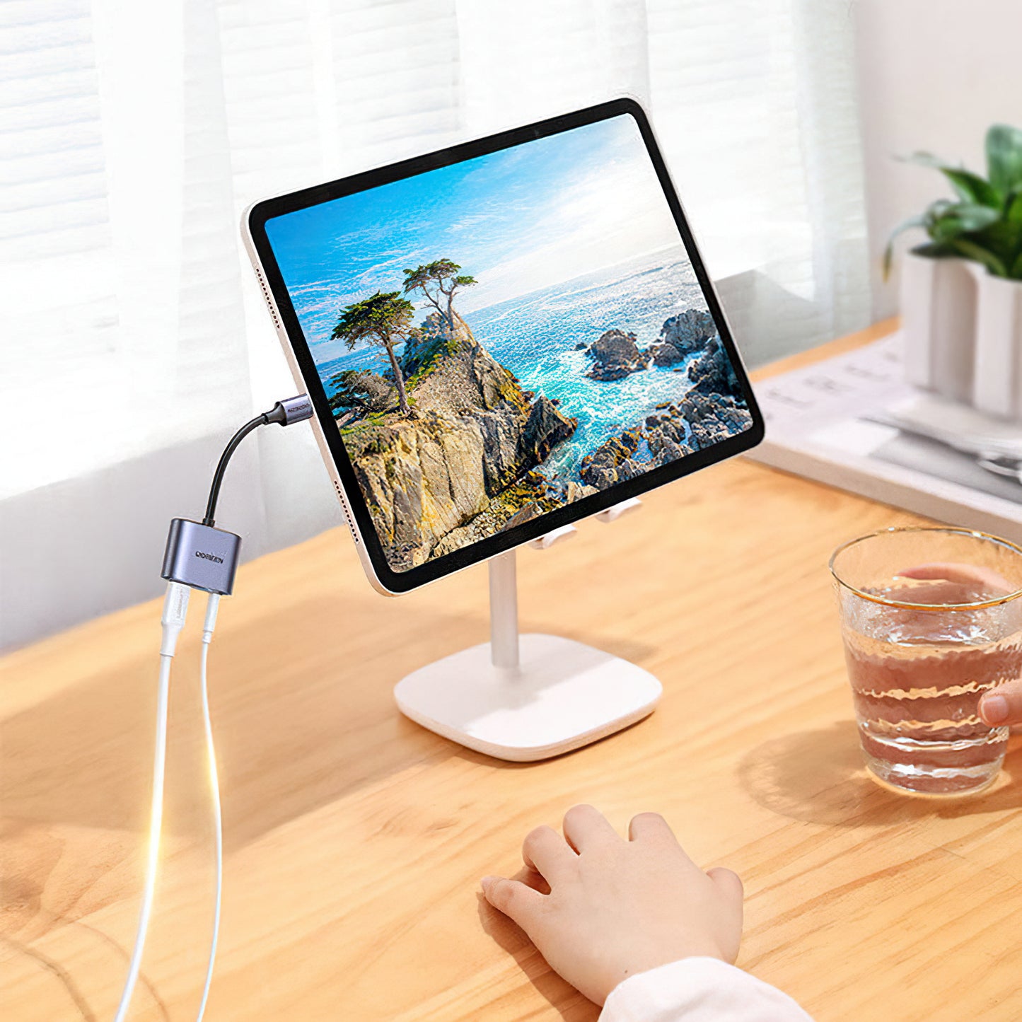 Audio adaptér USB-C - 3.5mm / USB-C UGREEN CM231, Sivý