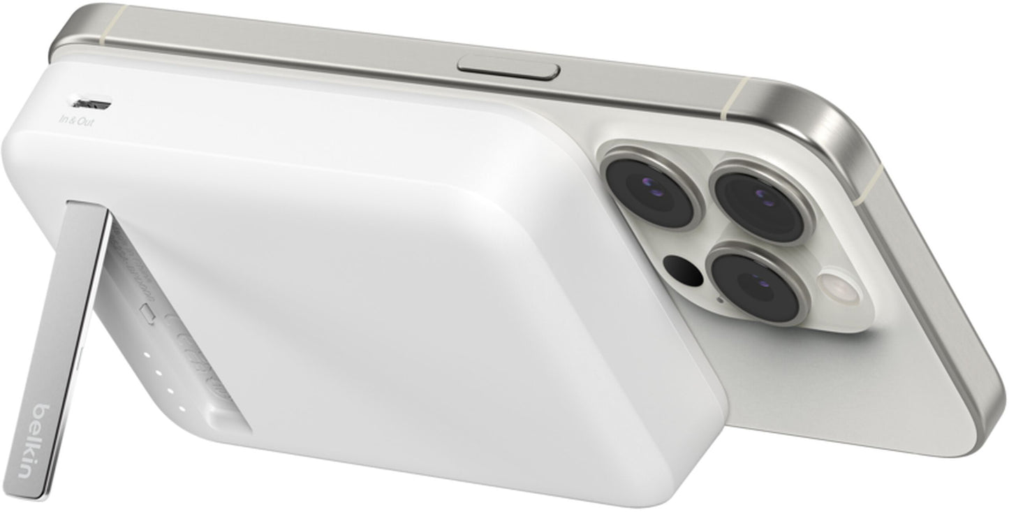 Bezdrôtová externá batéria Belkin BoostCharge Pro s podstavcom, 10000mAh, 15W, FQI, 1 x QI - 1 x USB-C, biela BPD008btWH