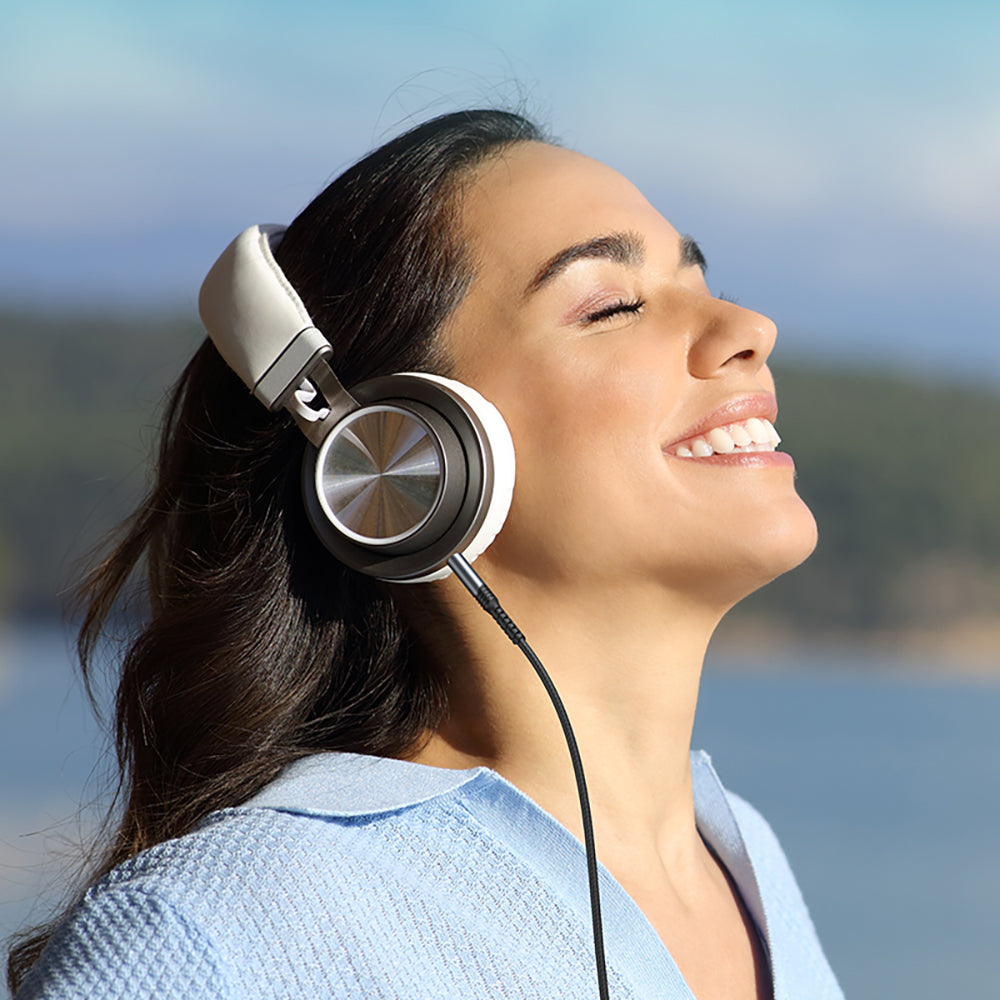 Audio kábel Lightning - 3.5mm BWOO BO-AUX068, 1.2m, Čierny