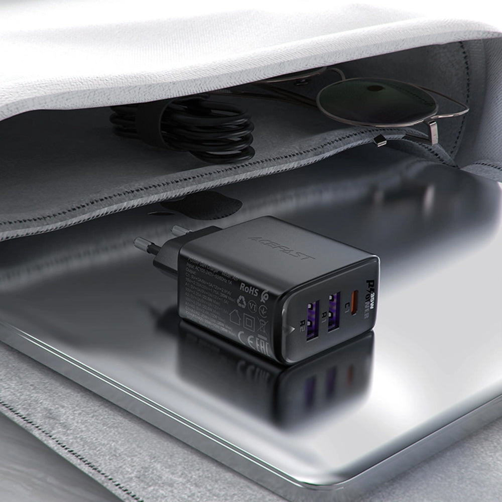 Sieťová nabíjačka Acefast A57, 35W, 3A, 2 x USB-A - 1 x USB-C, Čierna