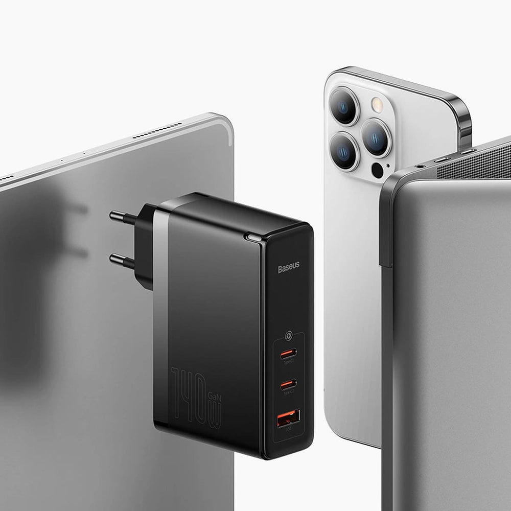 Sieťová nabíjačka s káblom USB-C Baseus GaN5 Pro, 140W, 5A, 1 x USB-A - 2 x USB-C, Biela CCGP100202