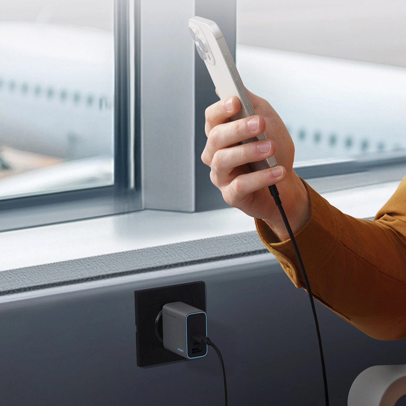 Sieťová nabíjačka Cuktech, 65W, 3A, 1 x USB-A - 2 x USB-C, Sivá CUKAD653EUGR