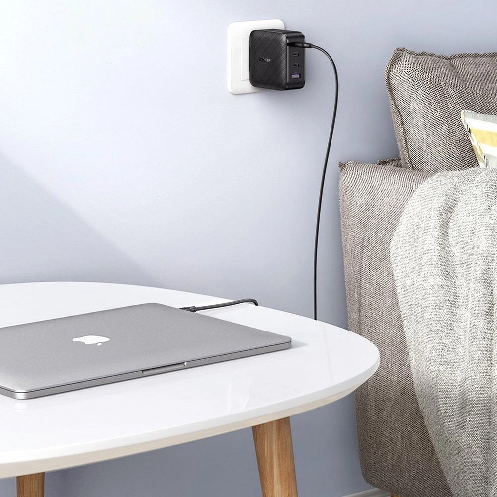 Sieťová nabíjačka UGREEN CD104, 65 W, 3A, 1 x USB-A - 3 x USB-C, čierna