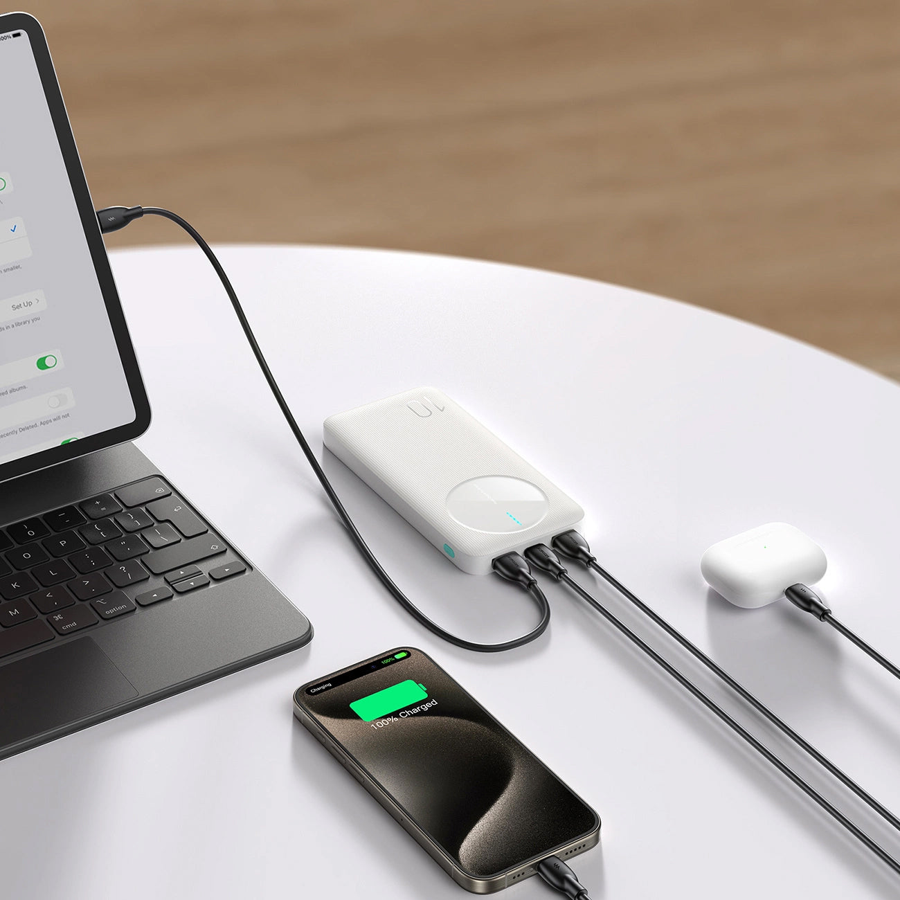 Externá batéria Joyroom JR-PBF12, 10000mAh, 12W, 1 x USB-C - 2 x USB-A, Biela