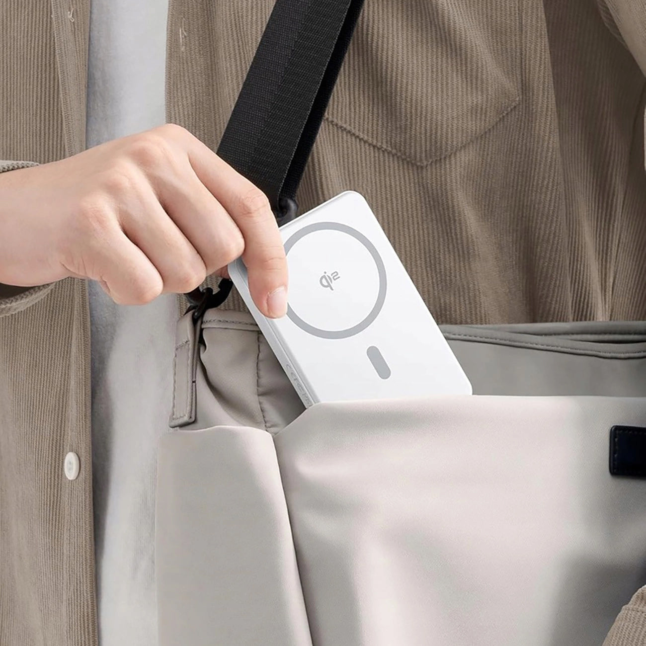 Externá bezdrôtová batéria Baseus Airpow2 Qi2, 10000mAh, 22.5W, QC + PD + FQI, 1 x QI - 1 x USB-A - 1 x USB-C, Biela P10080000213-00