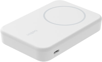 Bezdrôtová externá batéria Belkin BoostCharge Pro s opierkou, 8000mAh, 15W, FQI, 1 x QI - 1 x USB-C, biela BPD007btWH