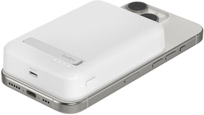 Bezdrôtová externá batéria Belkin BoostCharge Pro s podstavcom, 10000mAh, 15W, FQI, 1 x QI - 1 x USB-C, biela BPD008btWH