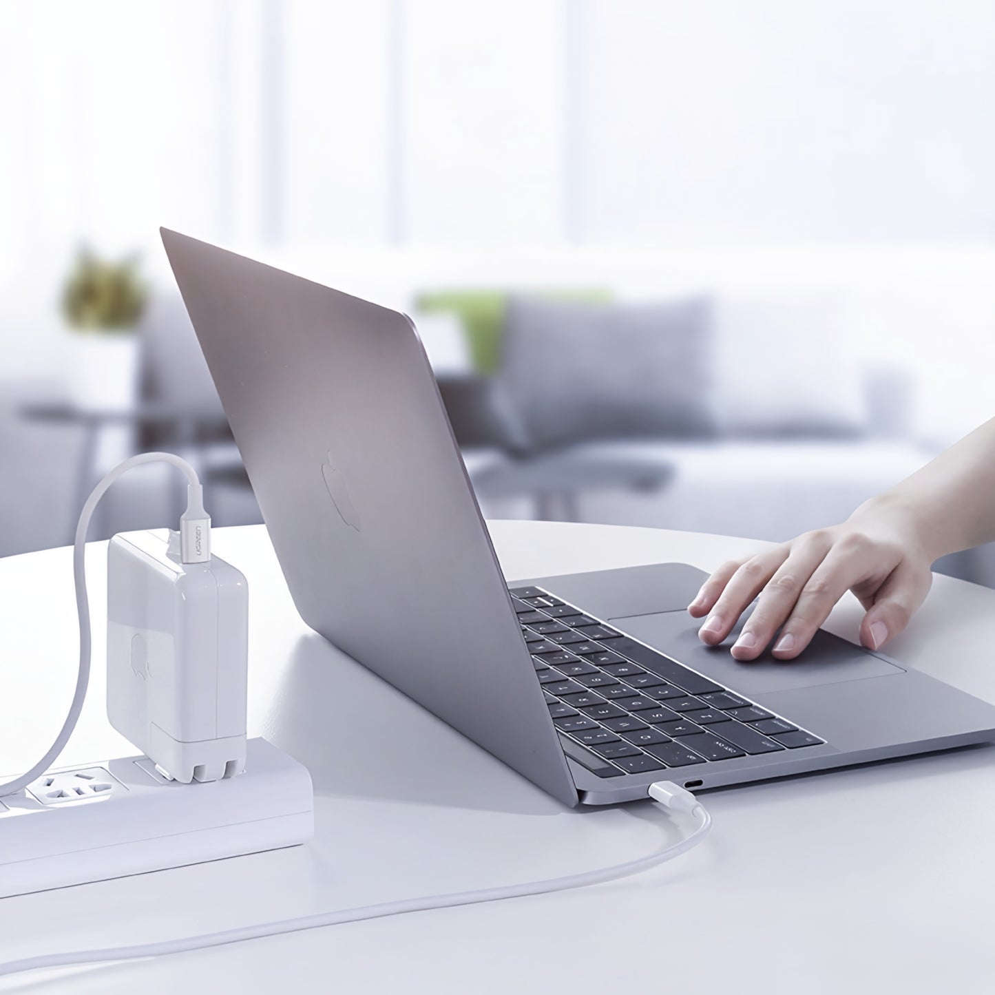 Dátový a nabíjací kábel USB-C - USB-C UGREEN US300, 100W, 2m, Biela