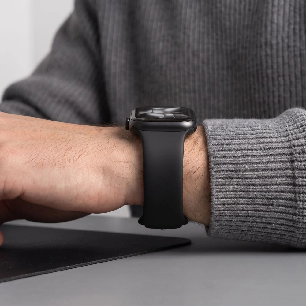 Silikónový remienok Tech-Protect pre Apple Watch 49mm / 46mm / 45mm / 44mm Series, čierny