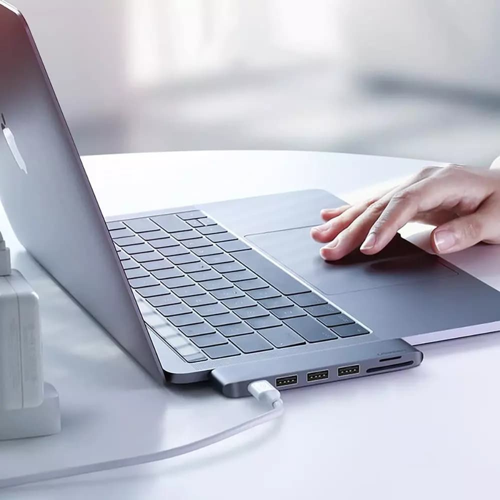 Hub USB-C UGREEN CM251 pre Apple MacBook Pro / Air, 3 x USB-A 3.0 - 1 x USB-C - 1 x SD - 1 x microSD, Sivý