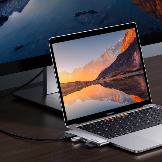 USB-C rozbočovač UGREEN CM380 (80856) pre Apple MacBook Pro / Air Series, 2 x USB-A 3.0 - 1 x USB-C - 1 x HDMI - 1 x SD - 1 x microSD