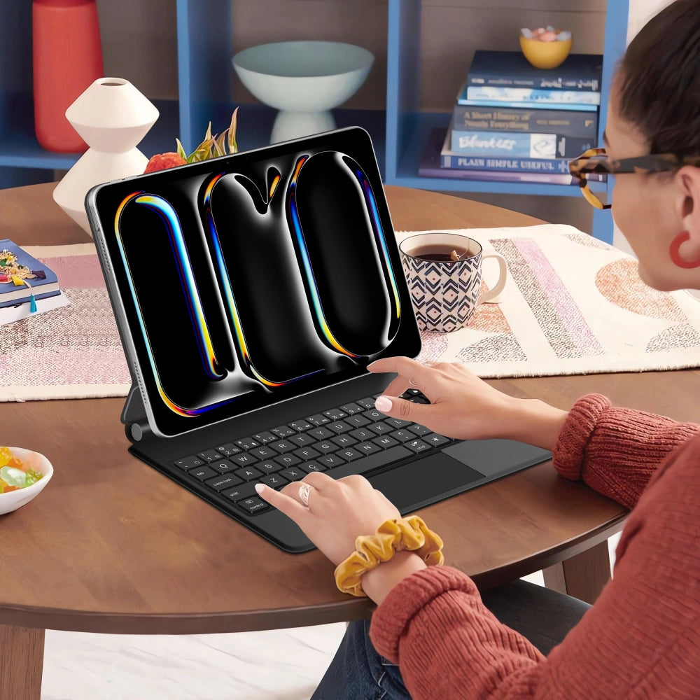Puzdro s klávesnicou pre Apple iPad Pro 13 (2025) / (2024), Tech-Protect, SmartCase Magnetic, Čierne