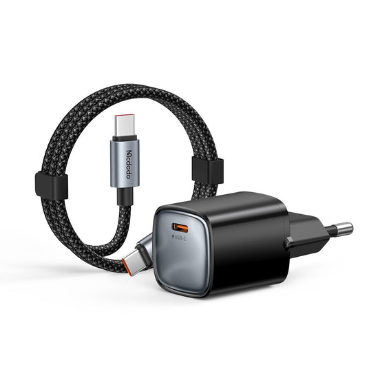 Sieťová nabíjačka s USB-C káblom Mcdodo Nano CH-8262, 65W, 3,25A, 1 x USB-C, čierna