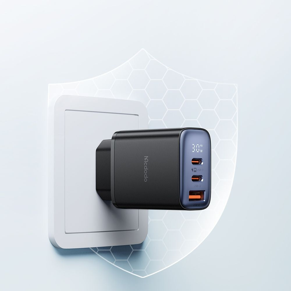 Sieťová nabíjačka McDodo CH-2180 Display, 30W, 3A, 1 x USB-A - 2 x USB-C, Čierna