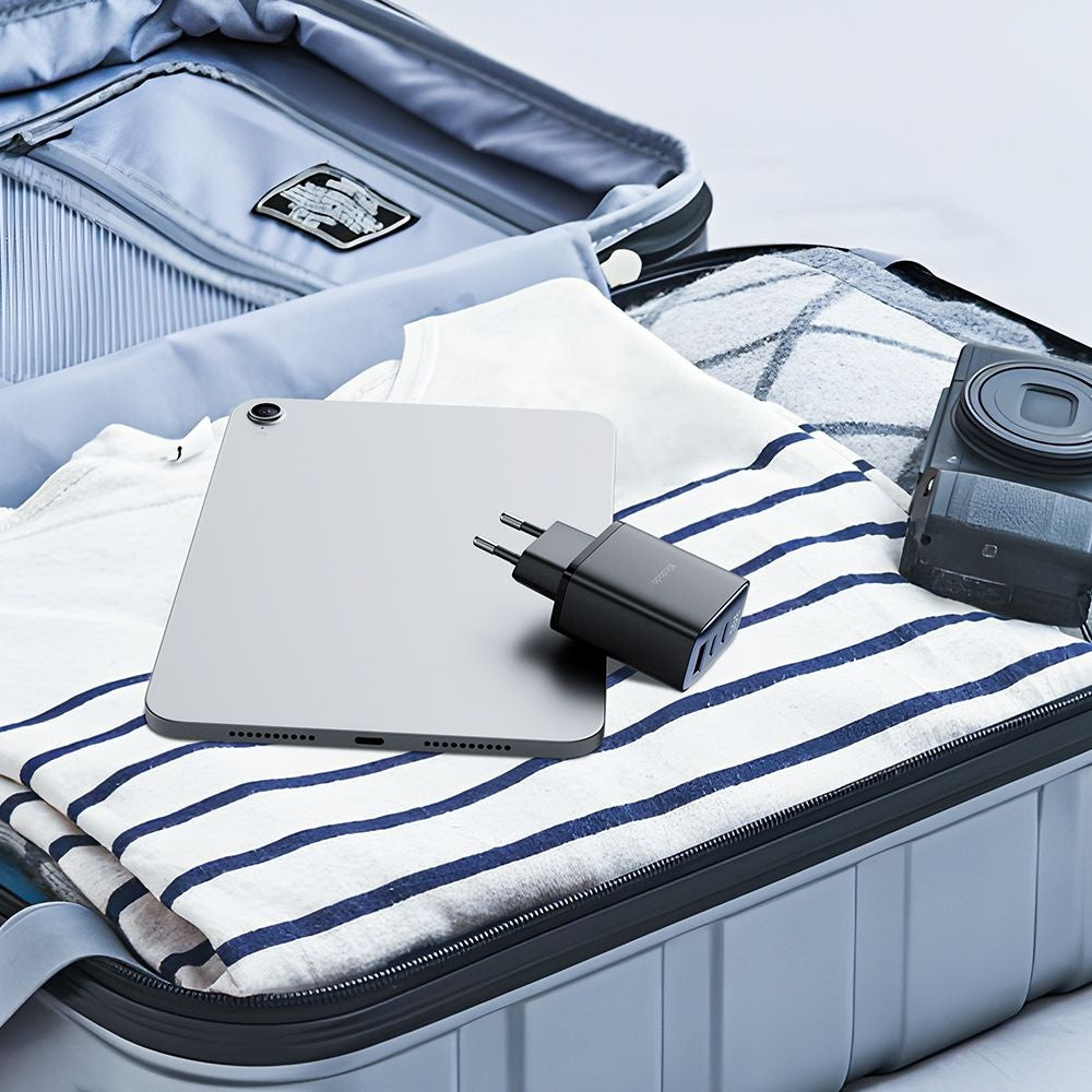 Sieťová nabíjačka McDodo CH-2180 Display, 30W, 3A, 1 x USB-A - 2 x USB-C, Čierna