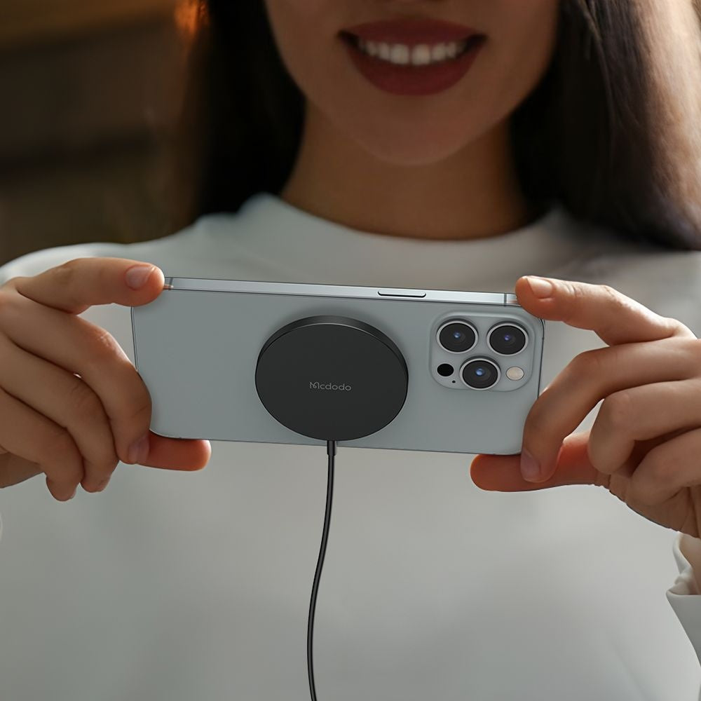 Bezdrôtová sieťová nabíjačka McDodo CH-4360 Moon, 15W, 1.67A, Čierna