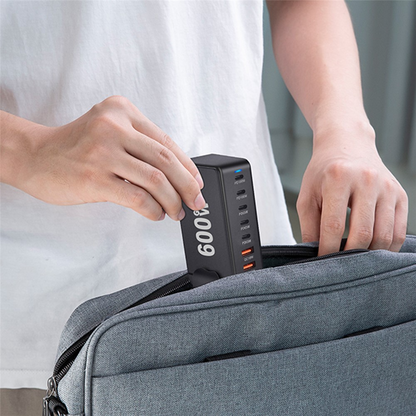 Nabíjačka stanice OEM, 600W, 4 x USB-A - 4 x USB-C, čierna