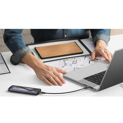 Rack UGREEN CM767 (15813) pre SSD M.2 NVMe / NGFF, Sivý