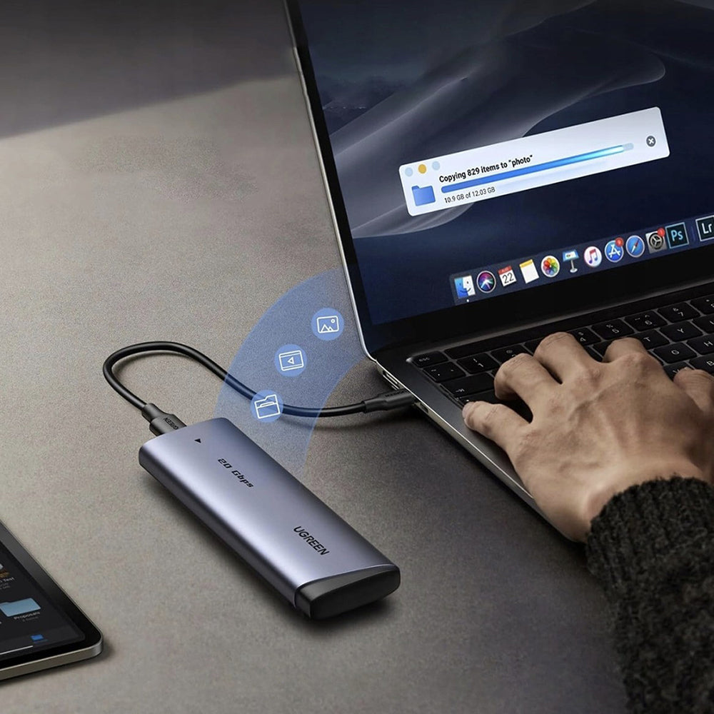 Rack UGREEN CM767 (55150) pre SSD M.2 NVMe, Sivý