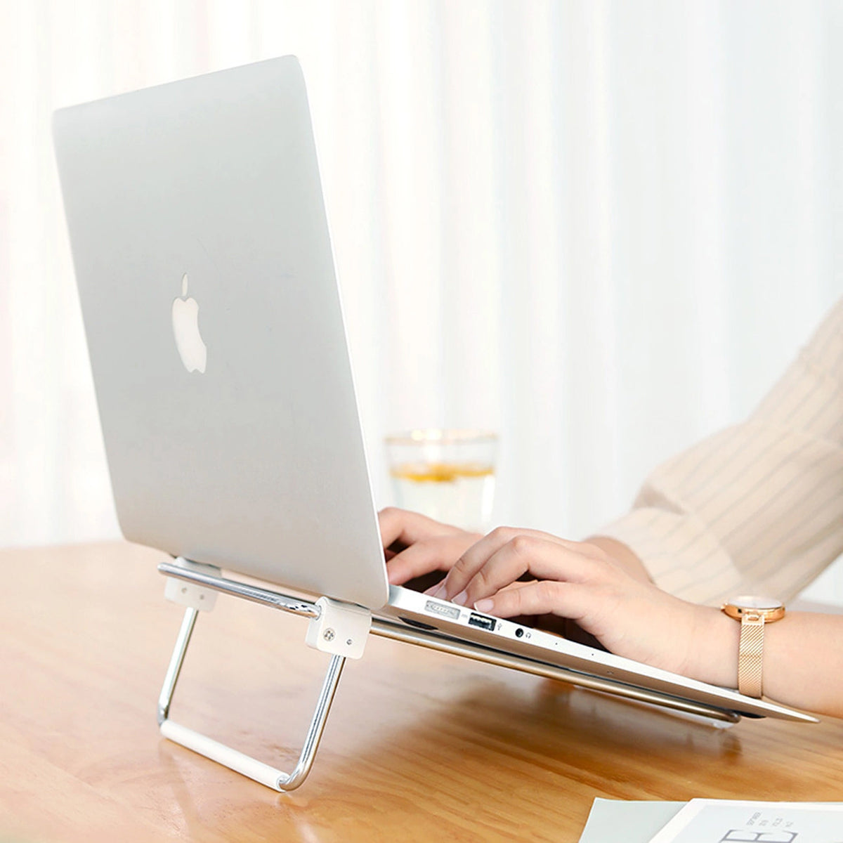 UGREEN LP230 Laptop Stand for max.17inch, Silver